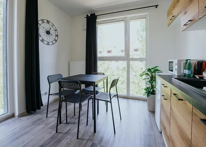 アパートホテル Mikro Aparty Bezplatny Parking 3*