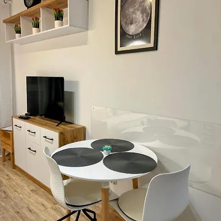 Апарт-отель Mikro Aparty Bezplatny Parking Вроцлав