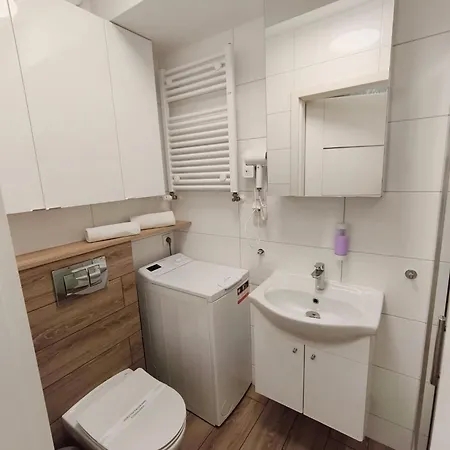 Aparthotel Mikro Aparty Prywatny Parking 3*
