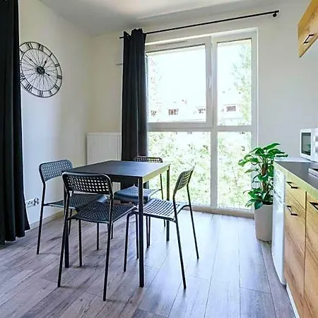 Mikro Aparty Bezplatny Parking アパートホテル ヴロツワフ